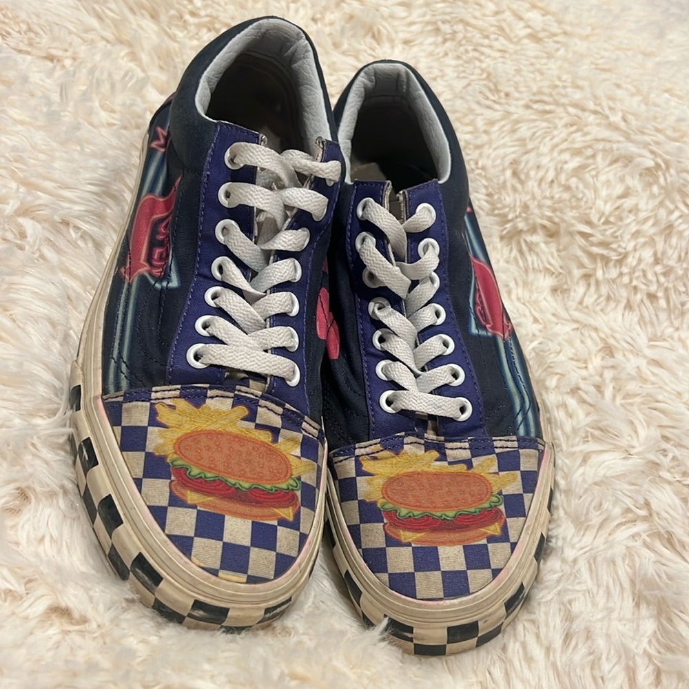 Vans Old Skool Low Men’s 8 Women’s 9.5
Diner Burger Skateboarding Sneakers